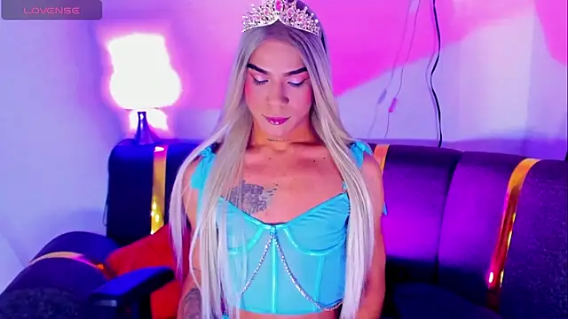 Snapshot of CherryAndSammy chatting on October 22, 2025, 11:20 am CherryAndSammy online show from October 22, 2025, 11:20 am