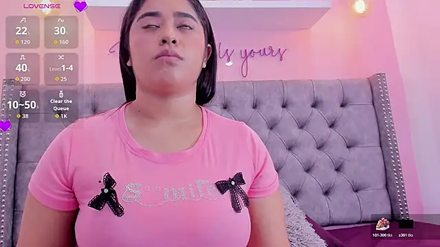 Snapshot of Sophiia_77 chatting on January 7, 2026, 10:15 pm Sophiia 77 online show from January 7, 2026, 10:15 pm