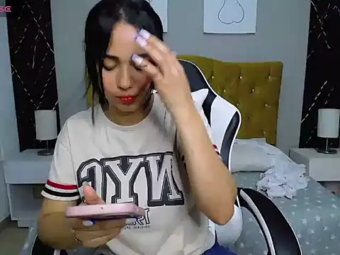 gabyy cute  online show from April 30, 2026, 2:29 am