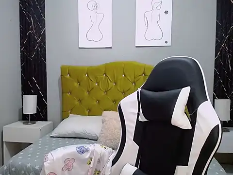 gabyy cute  online show from April 29, 2026, 12:48 am