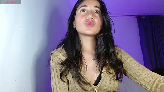 naomy rain online show from October 24, 2025, 5:17 am