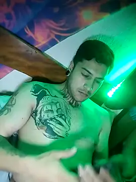 Snapshot of Links013 chatting on November 1, 2025, 5:36 am Links013 online show from November 1, 2025, 5:36 am