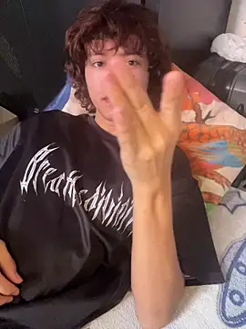 JoelnClouds online show from April 9, 2026, 6:58 pm