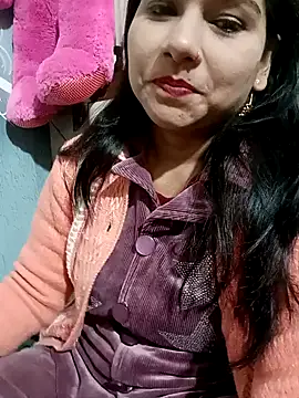 Vanshika1432 online show from January 10, 2026, 5:03 am