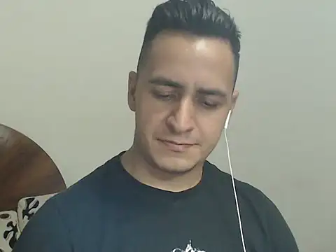 DarkTheKing online show from November 3, 2025, 5:01 am