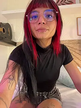Emma duff online show from April 28, 2026, 7:29 pm