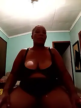 Snapshot of boobsqueenxo chatting on February 19, 2026, 9:12 pm boobsqueenxo online show from February 19, 2026, 9:12 pm