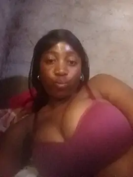 Bretbooty23 online show from November 25, 2025, 1:11 pm