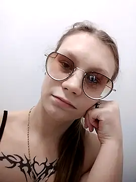 Snapshot of KortneyAddams chatting on October 17, 2025, 1:24 pm KortneyAddams online show from October 17, 2025, 1:24 pm