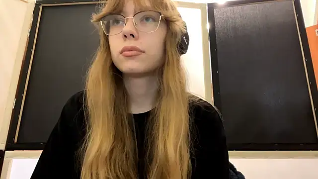 Snapshot of JuneCooper chatting on October 20, 2025, 11:33 am JuneCooper online show from October 20, 2025, 11:33 am