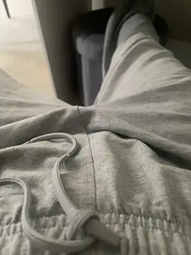 NayaValen online show from November 21, 2025, 11:09 am