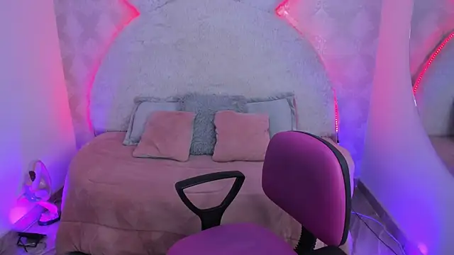 valentina clk online show from November 27, 2025, 1:00 pm