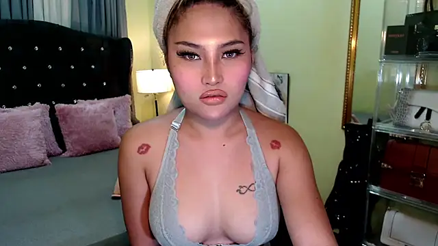 Snapshot of Sammyloove chatting on June 21, 2026, 12:33 pm Sammyloove online show from June 21, 2026, 12:33 pm