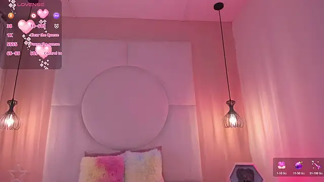 Snapshot of Foxxie_Rosie chatting on October 28, 2025, 9:03 pm Foxxie Rosie online show from October 28, 2025, 9:03 pm