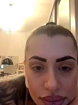 Barbie 1312 online show from November 12, 2025, 3:16 pm