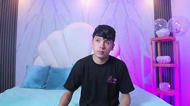 hoot booys  online show from March 5, 2026, 8:38 pm