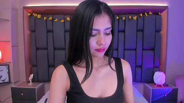 TanyaBello online show from November 18, 2025, 2:31 pm