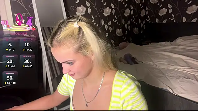 Snapshot of Mirabella333 chatting on November 14, 2025, 9:40 pm Mirabella333 online show from November 14, 2025, 9:40 pm