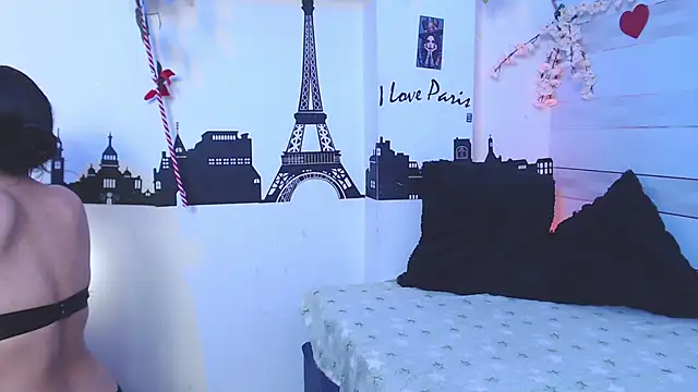 petite coral online show from June 21, 2026, 3:23 am