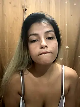 Snapshot of valentinaa99 chatting on October 25, 2025, 9:19 am valentinaa99 online show from October 25, 2025, 9:19 am