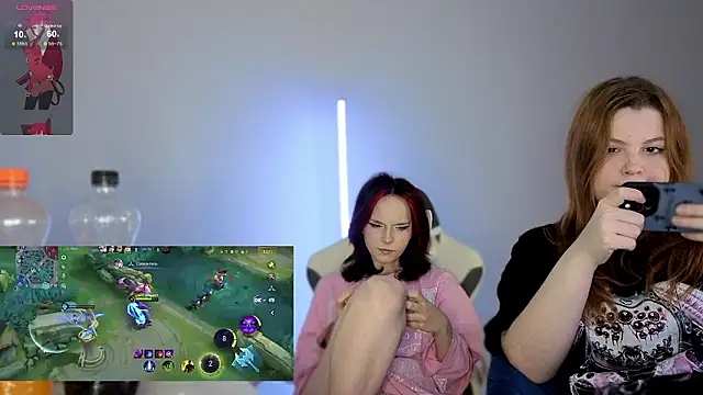 akemichkaa online show from January 14, 2026, 7:06 pm