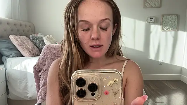 Amberjayxox0 online show from February 2, 2026, 11:59 pm