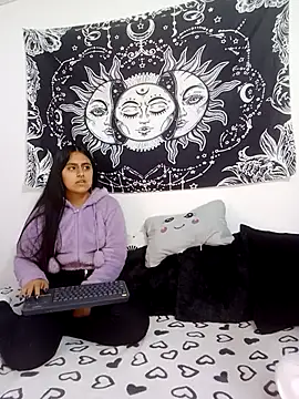 emily n abby online show from October 25, 2025, 12:17 pm