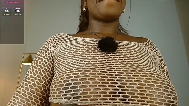 Maiacharris  online show from October 18, 2025, 6:54 pm