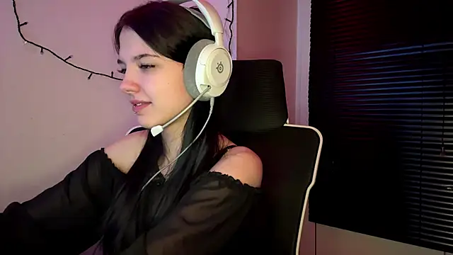 HanaMantanaDell online show from February 6, 2026, 4:03 pm