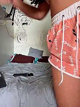 Alissun  online show from April 1, 2026, 11:23 pm