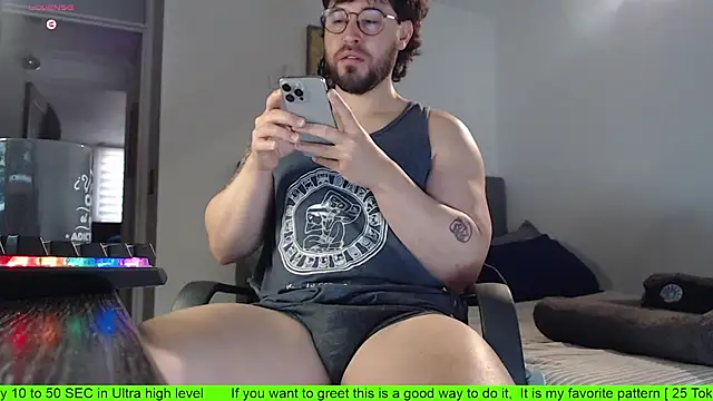 Snapshot of SugaredDigit chatting on October 6, 2025, 1:01 pm SugaredDigit online show from October 6, 2025, 1:01 pm