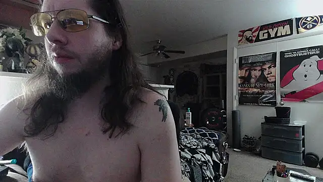 Snapshot of biggerisbetter12 chatting on June 16, 2026, 8:03 am biggerisbetter12 online show from June 16, 2026, 8:03 am