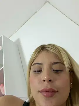  Alicee 1 online show from May 26, 2026, 3:15 am