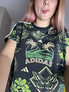 Snapshot of _Alicee_1 chatting on February 10, 2026, 12:09 am Alicee 1 online show from February 10, 2026, 12:09 am