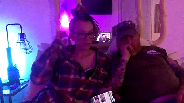 Snapshot of Reddreadfun chatting on October 17, 2025, 6:06 am Reddreadfun online show from October 17, 2025, 6:06 am