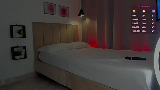 Little Emma 11 online show from October 29, 2025, 1:21 pm