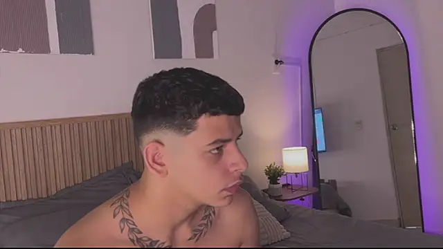 Little Emma 11 online show from May 18, 2026, 1:27 pm