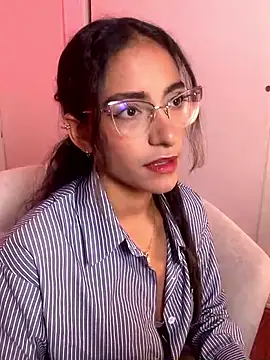 Snapshot of elegant__rouse chatting on June 18, 2026, 8:36 pm elegant rouse online show from June 18, 2026, 8:36 pm