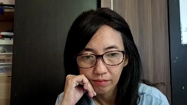 Snapshot of princessD077 chatting on July 16, 2026, 7:27 am princessD077 online show from July 16, 2026, 7:27 am