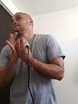 44nextdoorgentleman online show from October 22, 2025, 7:24 pm