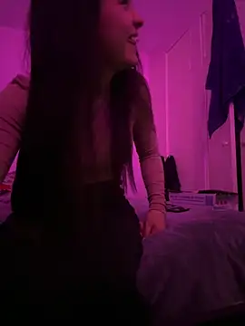 sexywiffeee online show from October 26, 2025, 9:04 pm