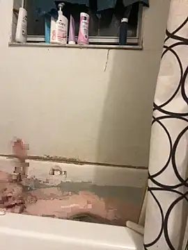 faithorsini8 online show from November 4, 2025, 1:42 am