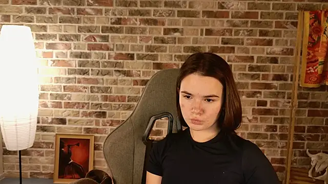 May Bloom online show from December 18, 2025, 5:12 am