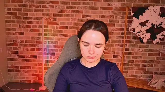 May Bloom online show from March 7, 2026, 6:09 am