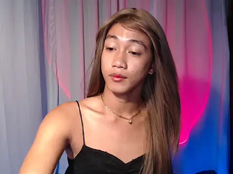 taylaxuxu online show from April 23, 2026, 5:47 am