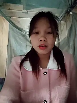linh-miu99 online show from February 17, 2026, 2:20 am