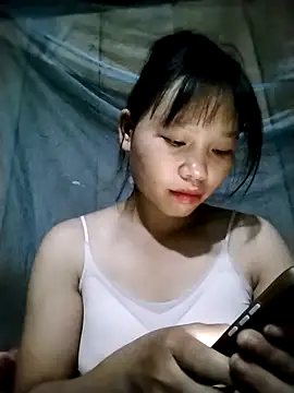 linh-miu99 online show from October 21, 2025, 3:11 pm