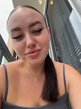 KiraSunshine online show from March 20, 2026, 4:13 am