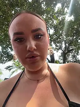 KiraSunshine online show from February 20, 2026, 4:42 am