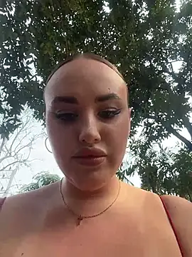 KiraSunshine online show from February 11, 2026, 3:50 am